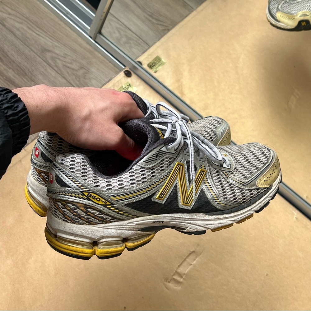 New Balance 860 V2 Athletic Shoes Size Men’s 9.5